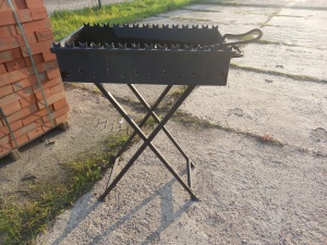 Мангал на раскладной подставке